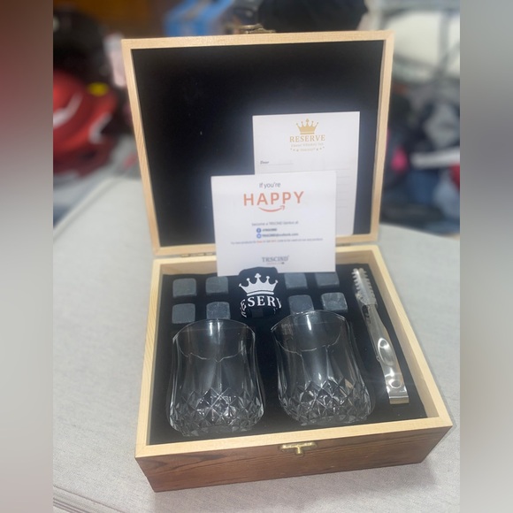 Reserve Finest Whiskey Set TRSCIND Cooling Stones Glasses Wood Box - Picture 3 of 3